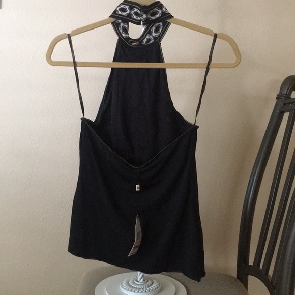 Top - Picture 2 of 3